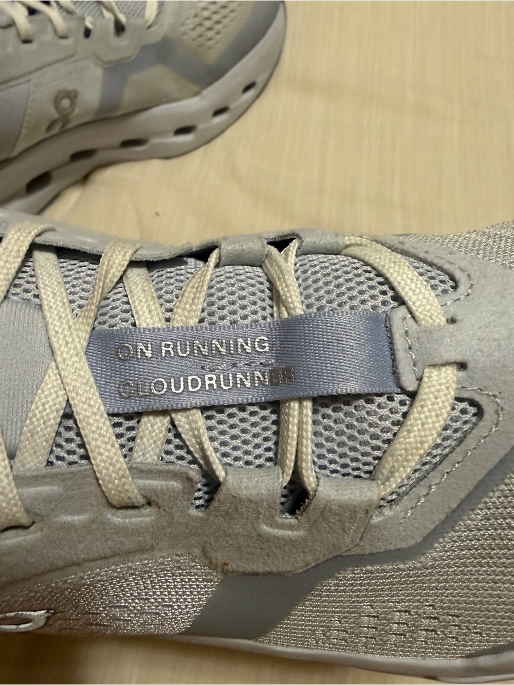 On Cloudrunner 3 Road Running woman’s size 9 - Picture 8 of 16